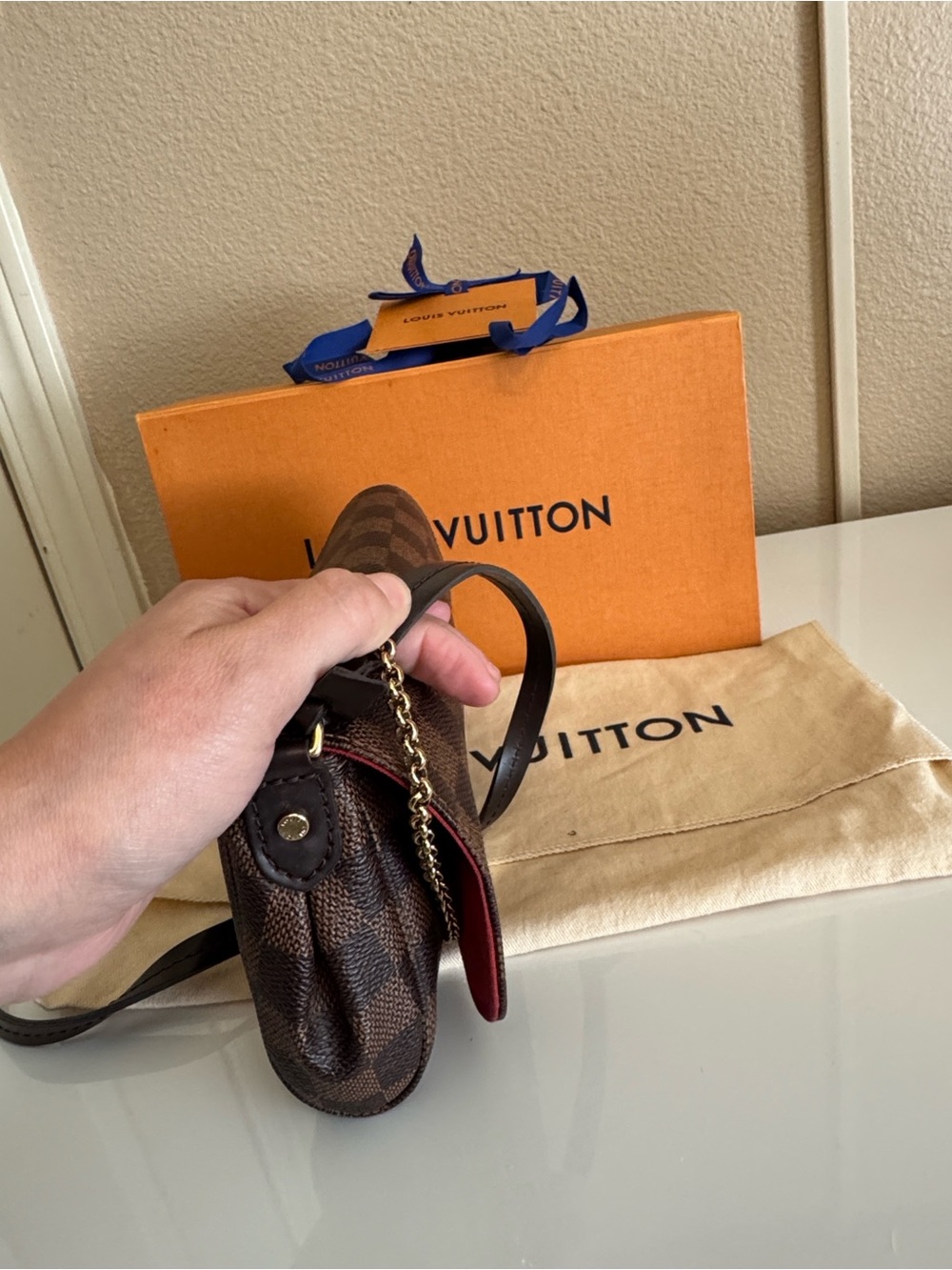 Louis Vuitton Favorite PM - Picture 3 of 13
